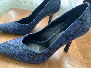 ZARA PELLE DI SERPENTE BLU DONNA COLLINE TAGLIA 8 - Foto 1 di 17