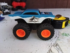 Wild Republic Adventure SeriesOcean Dive Shark Mini Truck Monster Car Diecast A0 - Picture 1 of 8