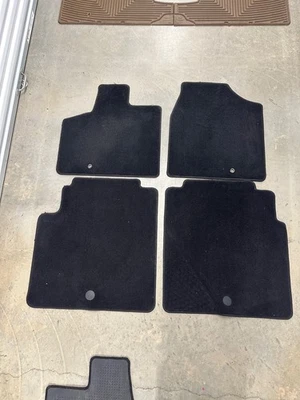 Juego completo de alfombrillas Dodge Grand Caravan 2008-2020 OEM usadas Town Country Routan Foto 1 de 4