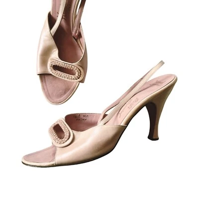 复古 Herbert Levine 米色皮革吊带高跟鞋,尺寸 7.5,1950 年代 — 第 1/4 张图片