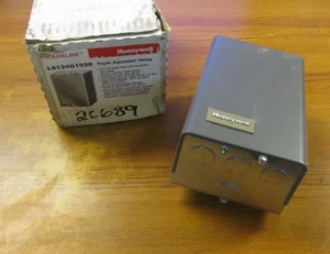 NIB. HONEYWELL TRIPLE AQUASTAT RELAY 0.2A, 120V, CAT# L8124G1020 .. UU-07 - Picture 1 of 6