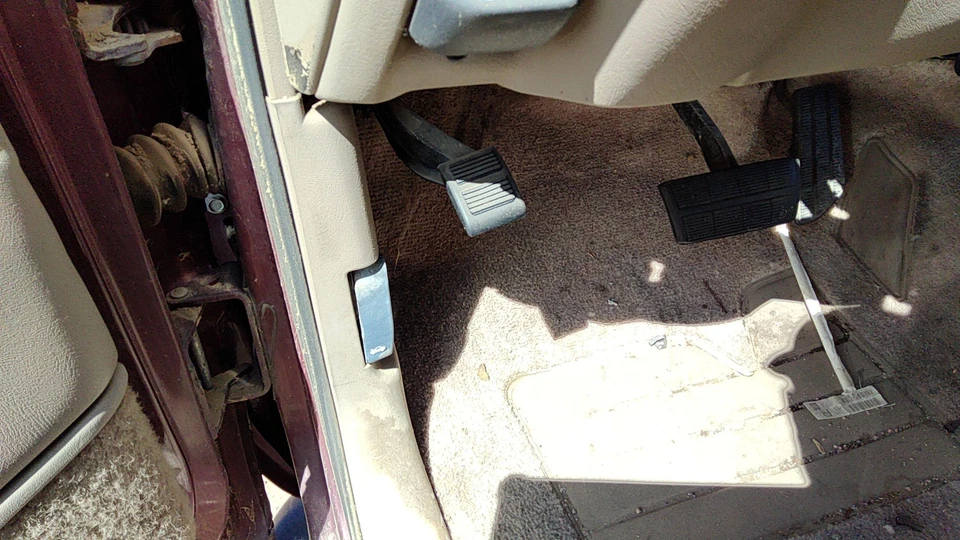 Conjunto de pedal de freno de estacionamiento GMC Yukon 1999 unidad de emergencia completa OEM Foto 1 de 4