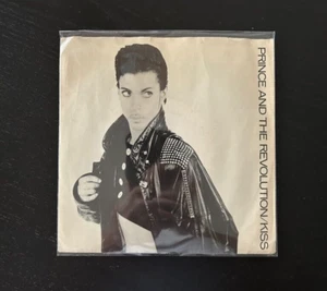 Prince And The Revolution Kiss 7 Inch Paisley Park 7-28751 Single US 1986 Funk - Foto 1 di 4