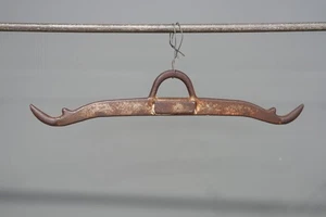 Vintage Cast Iron Bracket Meat Hook Butcher Rack Antique Coat Hat Shirt hanger - Picture 1 of 5