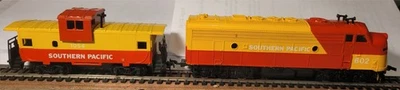 REDUCED !! HO Scale Bachmann Southern Pacific #602 & Caboose Combo - Image 1 of 3
