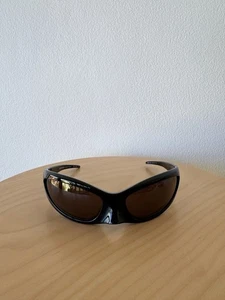 Nuevo Balenciaga Gafas de sol Mujer Hombre BB0251S 001 Negro Envoltura Piel Gato Ojo Máscara - Imagen 1 de 8