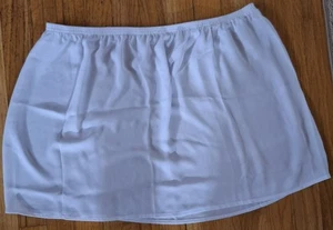 Damen-Halbslip Größe XL, kurz 16 Zoll Taille bis Saum Farbe: weiß - Bild 1 von 1