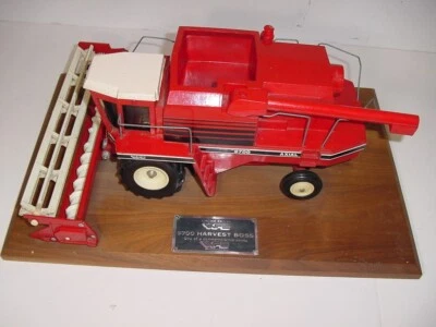 1/24 White 9700 Axial Flow Harvest Boss Combine W/Commemorative Plaque! - Image 1 of 4