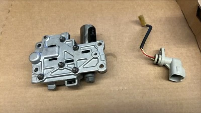 Transfer Case Valve Body with Solenoid UF1AE 06-15 Lexus IS250 IS350 USED - Image 1 of 2