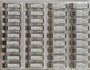 Ricetrasmettitore EMC/Finisar 10GbE SW 10GBASE-SR/SW SFP+ FTLX8571D3BNL-E5 - Foto 1 di 1