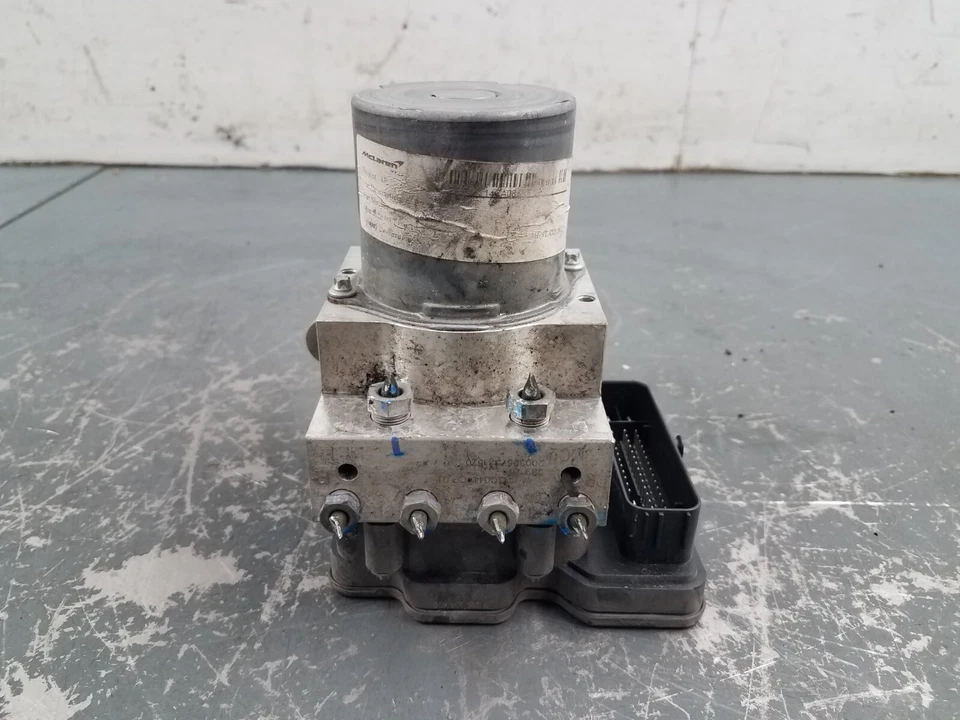 2021 McLaren 765LT ABS 制动泵模块 #5597 E6 — 第 1/4 张图片