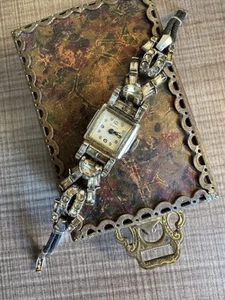 Sale!! Estate Antique Swiss Geneva Farine Freres Ladies Watch..Runs..Look/Read - Picture 1 of 9
