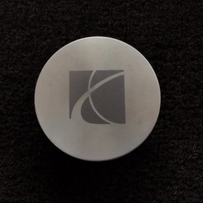 Tapa central de rueda Saturn Ion Relay Sky Aura OEM 9593169 Foto 1 de 4