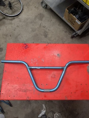 GT BMX Azul Como Nuevo SLAMMER 2 piezas Barras Tratadas Auditivamente**Envío Gratis** Foto 1 de 4