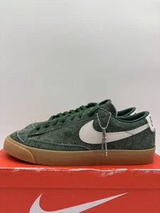 Größe 10,5 - Nike Blazer Low x Devin Booker Chevrolet Team dunkelgrün - Bild 1 von 6