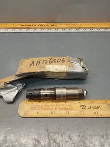 NOS Genuine John Deere AH126706 Pressure Relief Valve, Hydraulic - Bild 1 von 4