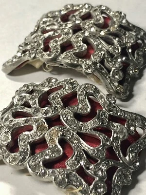 Pinzas para zapatos antiguas de diamantes de imitación rojo satinado plateado años 20’s-30’s Foto 1 de 4