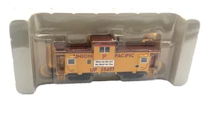 HO Athearn RTR Union Pacific Wide Vision Caboose 2457 Original Box - Picture 1 of 3