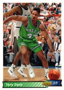 1992-93 Upper Deck #92b - Terry Davis VAR - Dallas Mavericks 92-743 - Foto 1 di 2
