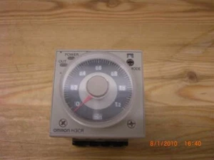 Omron Zeitrelais H3CR-A - Bild 1 von 2