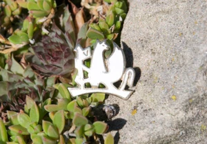 VINTAGE EMAILLE AUTO KÜHLER AUTO EMBLEM / ABZEICHEN # VAUXHALL LUTON ENGLAND - Bild 1 von 2