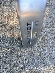 Odyssey White Hot XG #1 putter ~34" destrorso - Foto 1 di 6