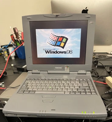 Toshiba Satellite Laptop 2100CDS Windows 98SE Seriale RS 232, Porta Parallela - Immagine 1 di 4
