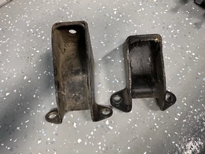 79-83 Datsun 280zx Engine Mount Brackets Left Right Pair L28 Motor - Picture 1 of 4