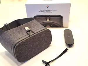 Google Daydream View VR Headset - Slate G014A in Original Box with controller - Picture 1 of 7