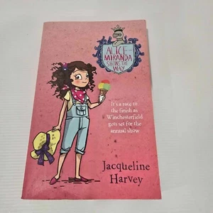 Alice-Miranda Shows The Way by Jacqueline Harvey, Paperback 2012 - Picture 1 of 10