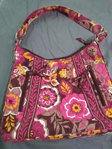 Vera Bradley Full Size Purse With 2 Outside. Compartments - Picture 1 of 12