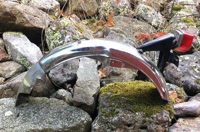 Conjunto de guardabarros trasero vintage OEM Honda CB750 con luz trasera y placa Brkt completo ESTADO Foto 1 de 4