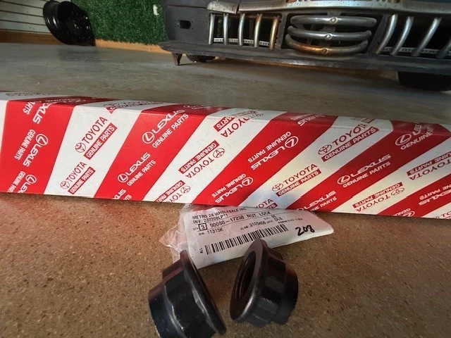 (2) GENUINO TOYOTA LEXUS TUERCA EJE DELANTERO LH 90177-22001 igual que distribuidor Foto 1 de 4
