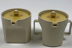 Vintage Tupperware Creamer 1414 & Zuccheriera 1415 Avorio Giallo Coperchio Set USA - Foto 1 di 12