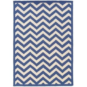 Hawthorne Collection 5' x 7' Hand Hooked Chevron Wool Rug in Navy - Picture 1 of 1