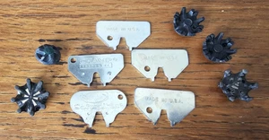 5 llaves de metal para tacos de golf de 1-7/8" Champs, clavos blandos y 3 genéricas con 5 tacos - Imagen 1 de 1