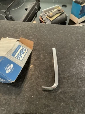 Nos 1966 水星彗星格栅成型 Rh C6GB-8B302-C — 第 1/4 张图片