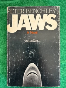 JAWS by Peter Benchley, 1974 hardcover novel / book with dust jacket - Imagen 1 de 15