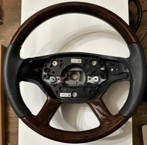 Mercedes-Benz Steering Wheel CL550 S550 S600 (W216) 2007-2010 OEM (Brand NEW) - Picture 1 of 6