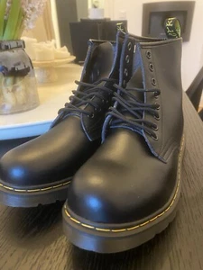 Schwarze Stiefel (Neu & Original Verpackt) Gr. 42 - Bild 1 von 8