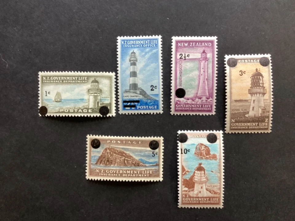 NZ  1967 Decimal Overprints Government Life Lighthouses set LHM  (C100) - Image 1 of 2