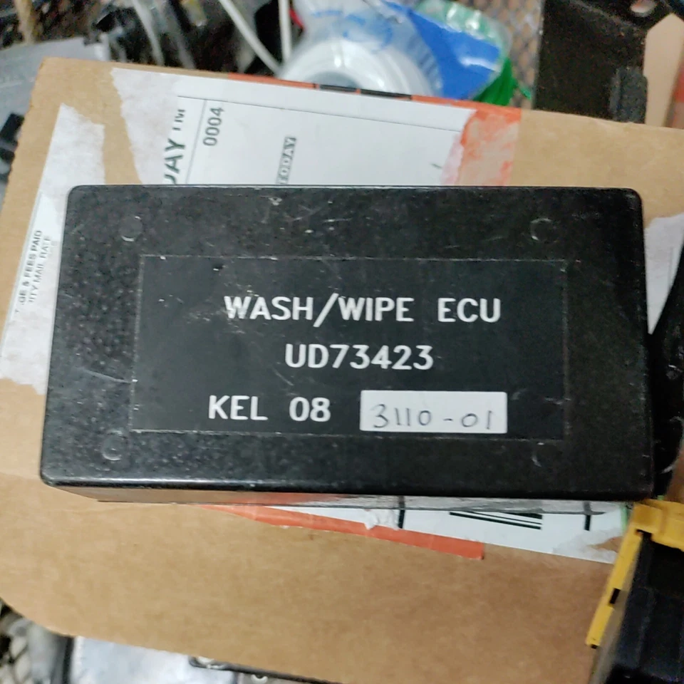 94 Bentley Turbo R wash/wipe  ECU UD73423 - Image 1 of 2