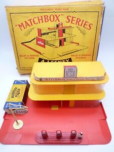 VINTAGE MATCHBOX LESNEY MG1b ESSO SERVICE STATION & ORIGINAL PART BOX 1961