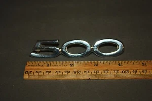 DECALCOMANIA EMBLEMA AUTO VINTAGE FORD 500 CROMO FOMOCO 500 GALASSIA - Foto 1 di 2