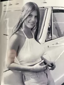 VRHTF NHRA VINTAGE SUPER HOT JUNGLE PAM SEMBRA COSÌ CARINA NEI BOX FOTO 8" X 10" - Foto 1 di 1