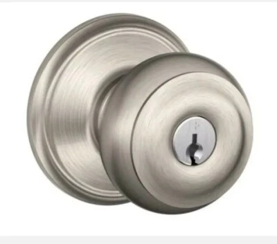 Perilla de puerta de almacén con llave georgiana Schlage en níquel satinado. F80 GEO 619 Foto 1 de 4