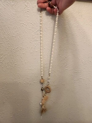 COLAR PINGENTE CORRENTE FLOR CONTAS PÉROLA FALSA PLUNDER Shirley 28-29” - Imagem 1 de 4