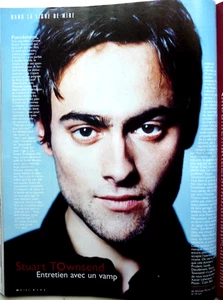 *STUART TOWNSEND = 1 PAGE 2002 FRENCH CLIPPING CUTTING - Imagen 1 de 1