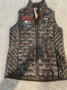 Patagonia Vest Woman Large Black Nano Puffer Primaloft LOGO Health Utah KE9 - Picture 1 of 9