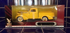 Road Signature Deluxe Edition 1937 STUDEBAKER COUPE EXPRESS PICK UP- NIB - Picture 1 of 9